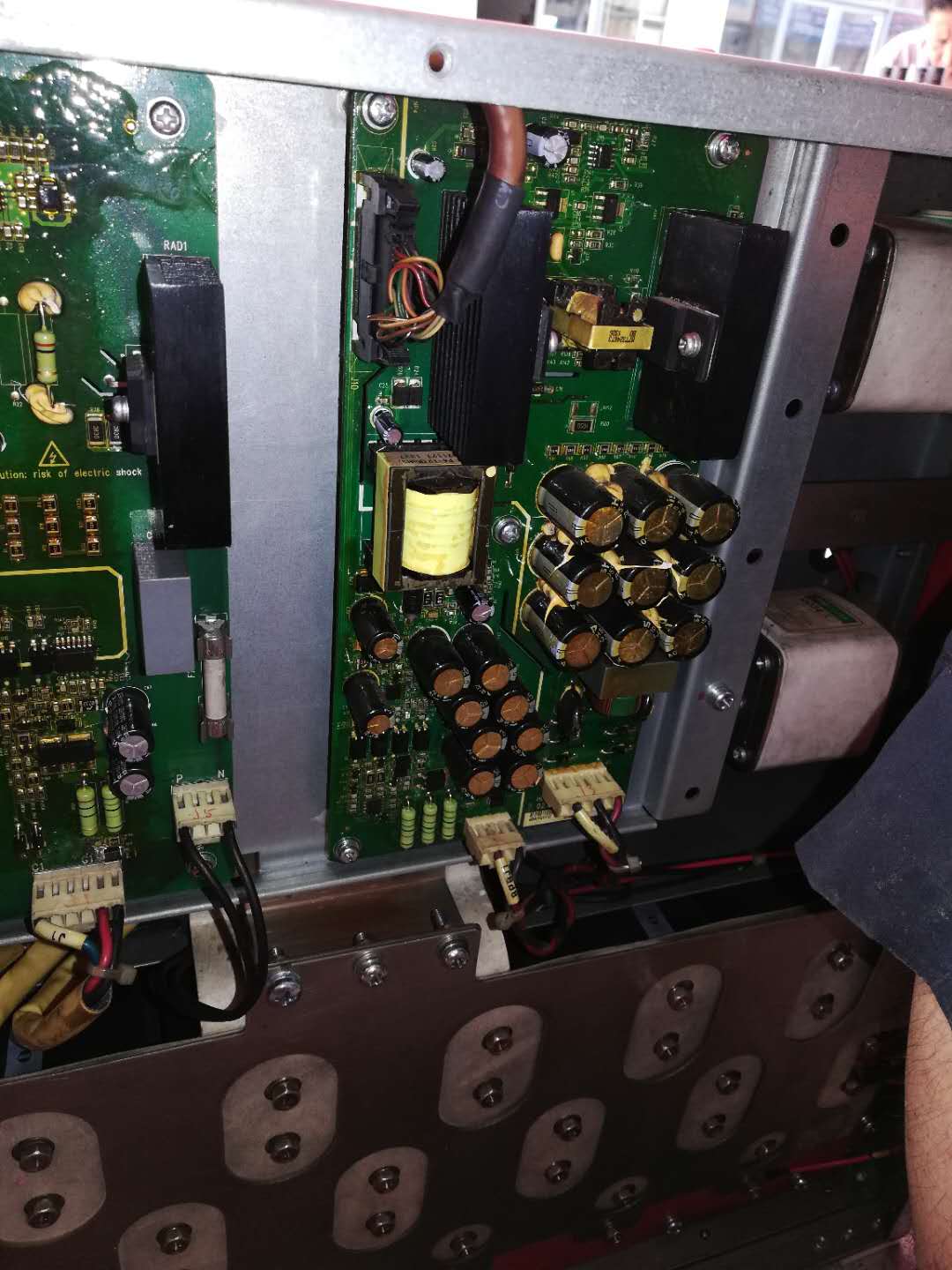 高(gāo)壓變頻(pín)器(qì)維修