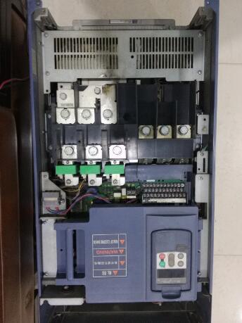 主闆變頻(pín)器(qì)FRN-F1F維修